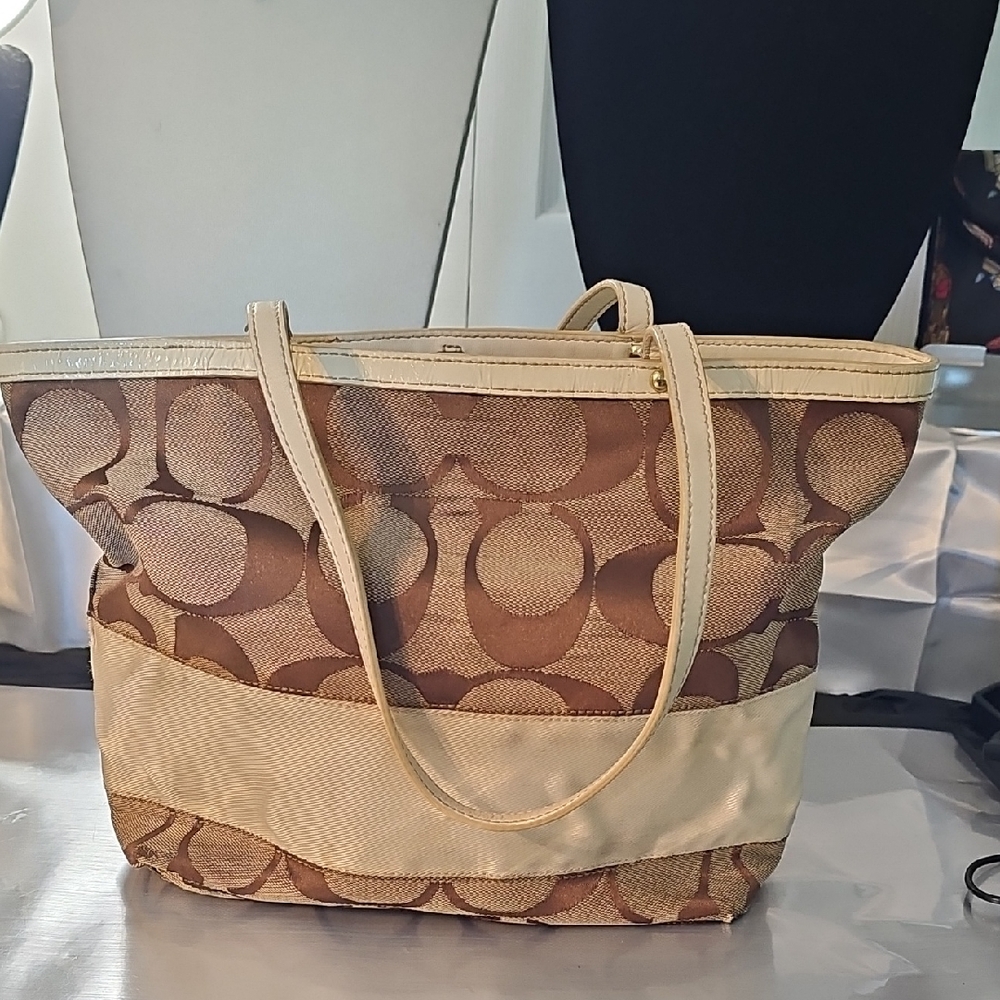Signature Coach Vintage Tote Bag Satchel Brown Handbag No J0668-10124